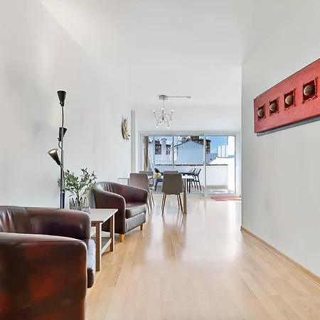 Penthouse-suite 100m2 - 600m To