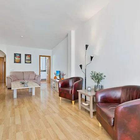 Penthouse-suite 100m2 - 600m To Appartement