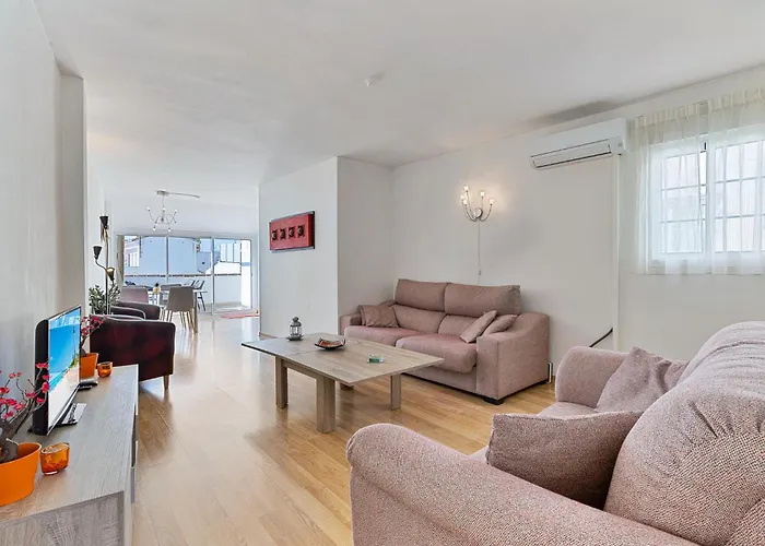 Appartement Penthouse-suite 100m2 - 600m To *