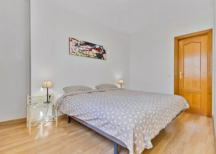 Penthouse-suite 100m2 - 600m To Appartement