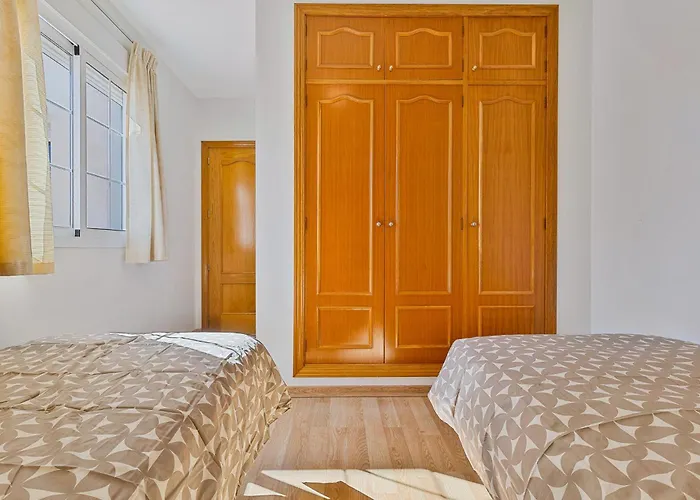 Penthouse-suite 100m2 - 600m To