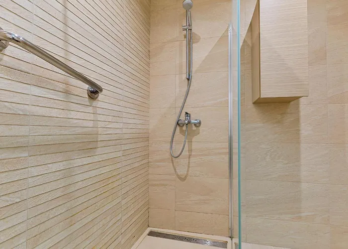 Appartement Penthouse-suite 100m2 - 600m To