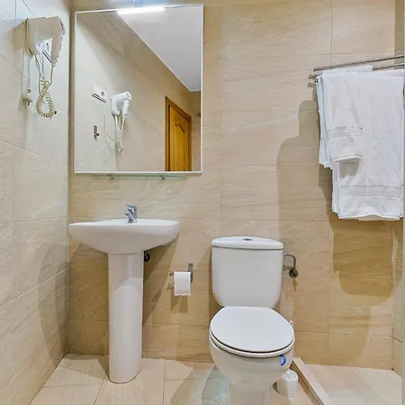 Penthouse-suite 100m2 - 600m To